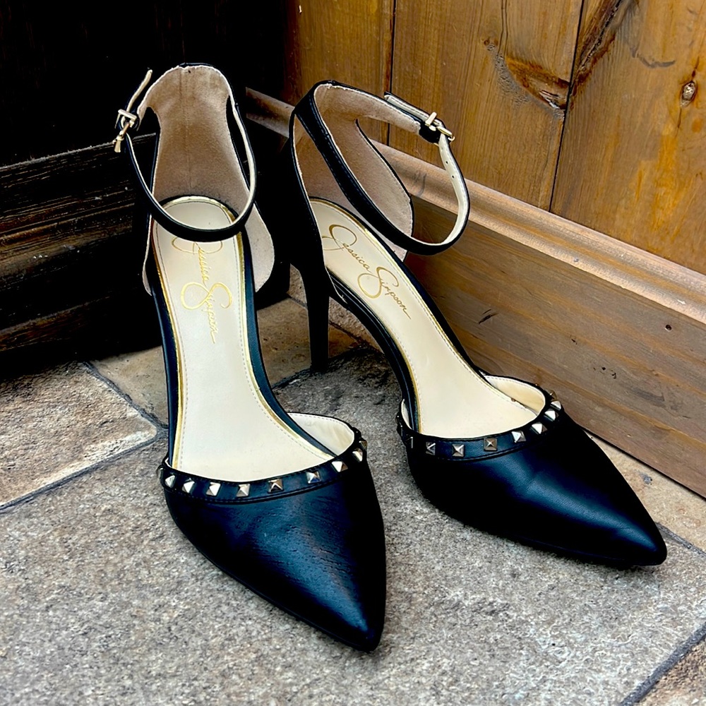 Woman’s Jessica Simpson black heels size 10 studded instep